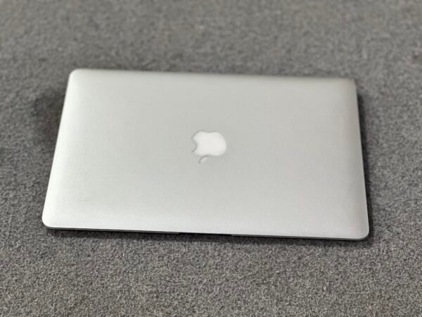 Refurbished Apple MacBook Air A1466 – Slim & Powerful - Image 2