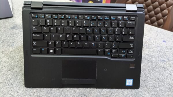 Refurbished Dell Latitude 7390 2-in-1 (Intel Core i5, 8th gen) 8GB RAM|256GB SSD| - Image 5